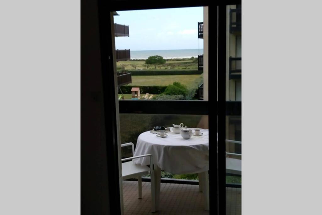 Grand 3 Pieces 82 M2 4P Plus 2-3P , 150M Plage Довиль Экстерьер фото